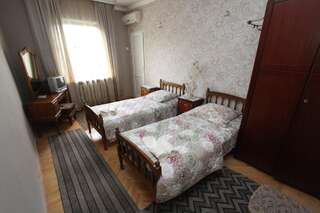 Гостевой дом Guesthouse Goliati Кутаиси Двухместный с 1 кроватью или 2 отдельными кроватями и душем-2